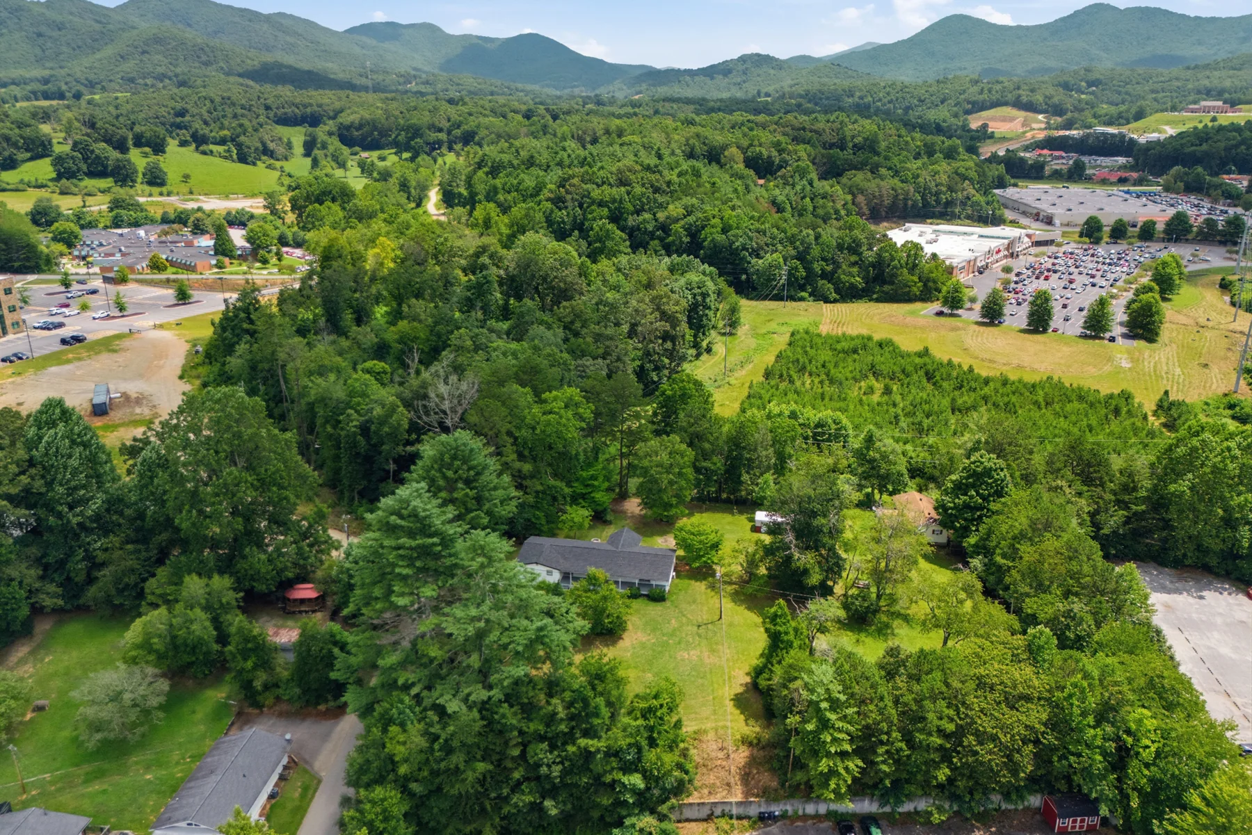 Mountain scenery near Gardenia Way